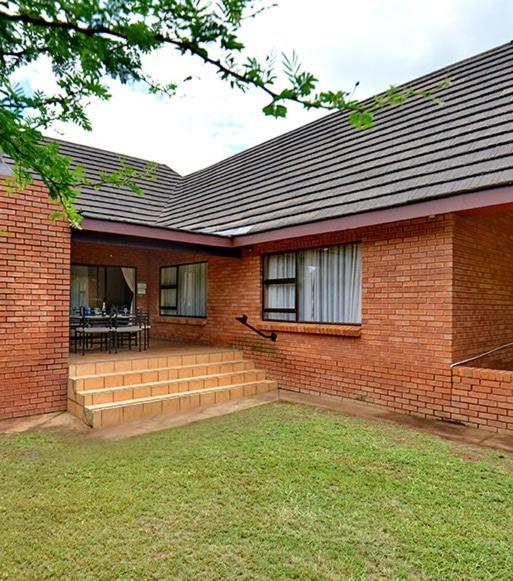 Monateng Safari Lodge Wallmannstal Buitenkant foto
