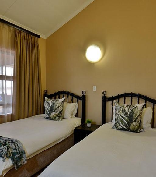 Monateng Safari Lodge Wallmannstal Buitenkant foto