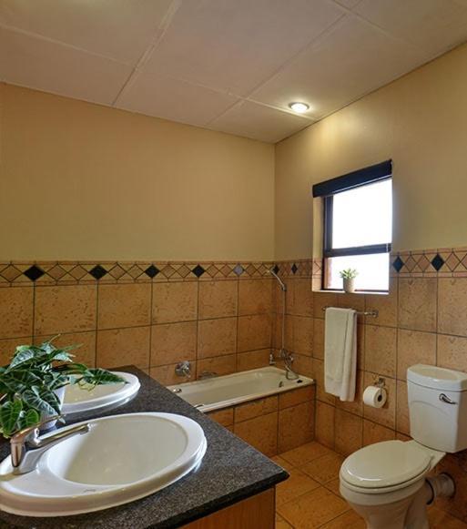 Monateng Safari Lodge Wallmannstal Buitenkant foto